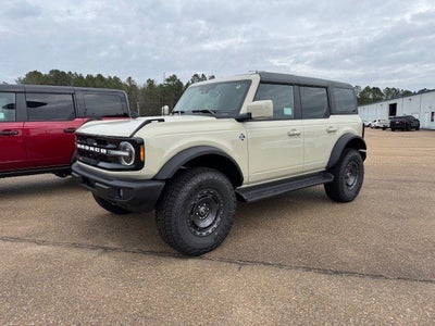 2025 Ford Bronco Outer Banks®